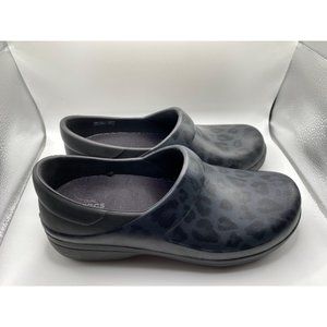 Crocs Women’s Neria Pro II Graphic Clog size 8 Slip Resistant